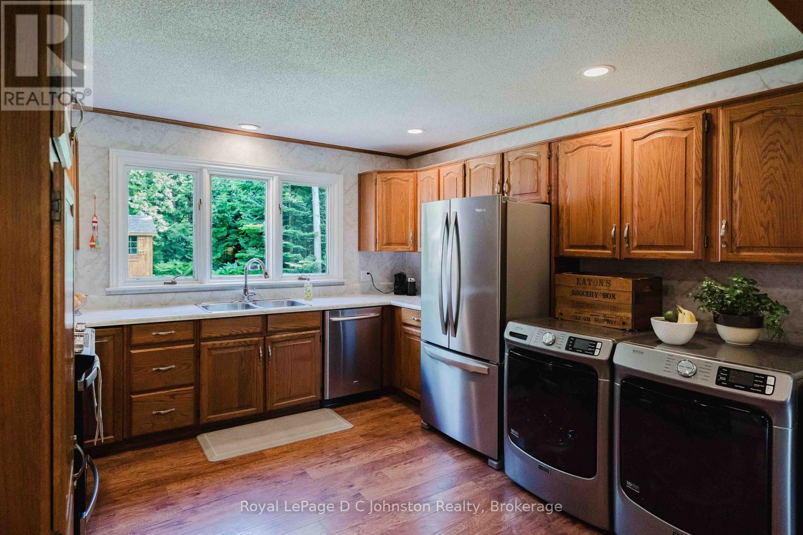 












471 ECKFORD AVENUE

,
Saugeen Shores,




Ontario
N0H2L0


