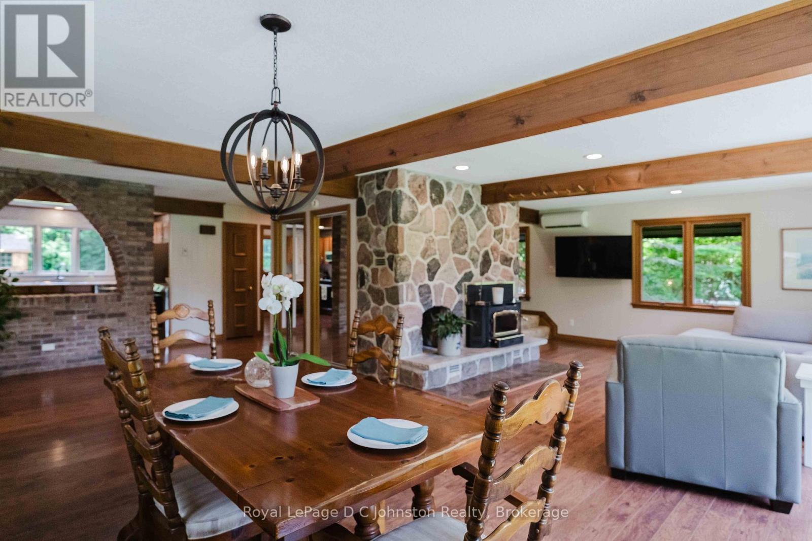 












471 ECKFORD AVENUE

,
Saugeen Shores,




Ontario
N0H2L0

