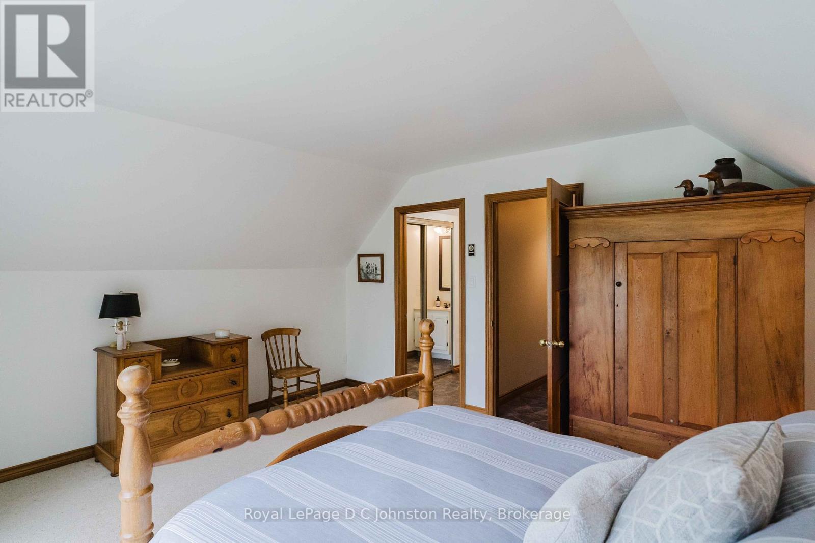 












471 ECKFORD AVENUE

,
Saugeen Shores,




Ontario
N0H2L0

