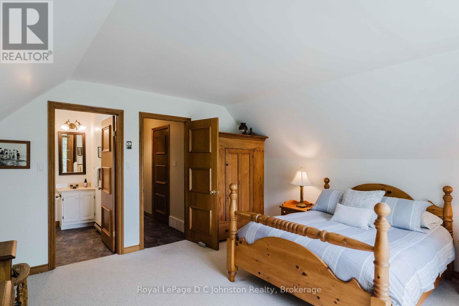 












471 ECKFORD AVENUE

,
Saugeen Shores,




Ontario
N0H2L0

