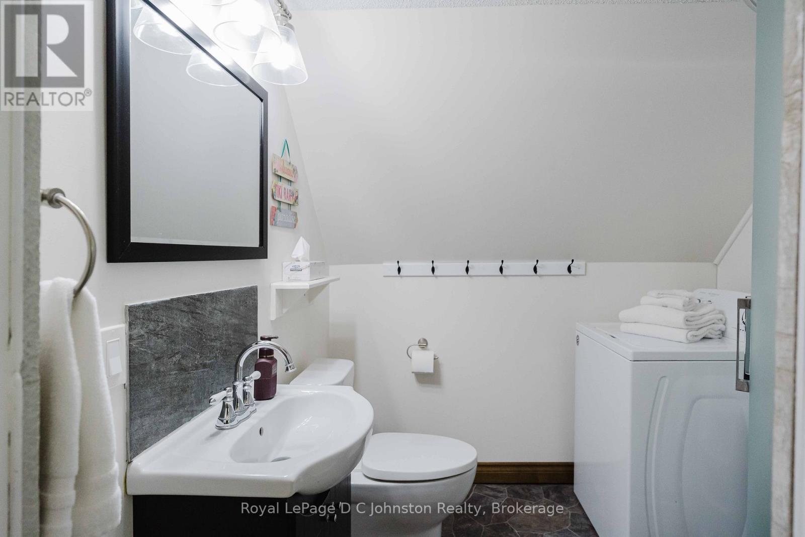 












471 ECKFORD AVENUE

,
Saugeen Shores,




Ontario
N0H2L0

