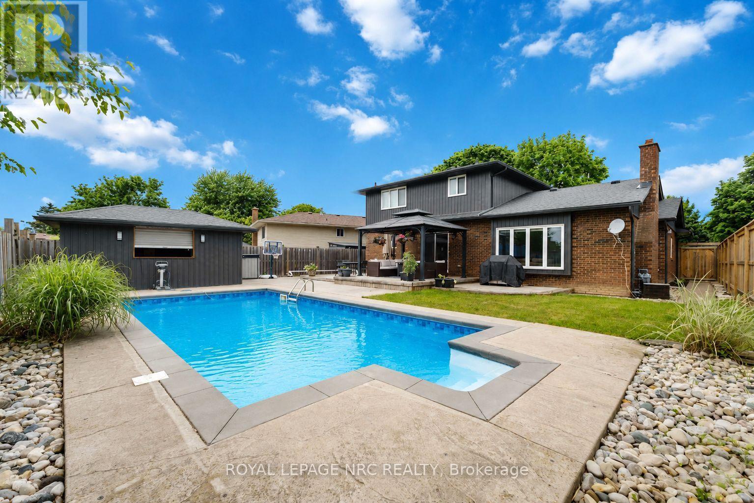 












9 WOODGARDEN COURT

,
St. Catharines (Lakeshore),




Ontario
L2M7C9

