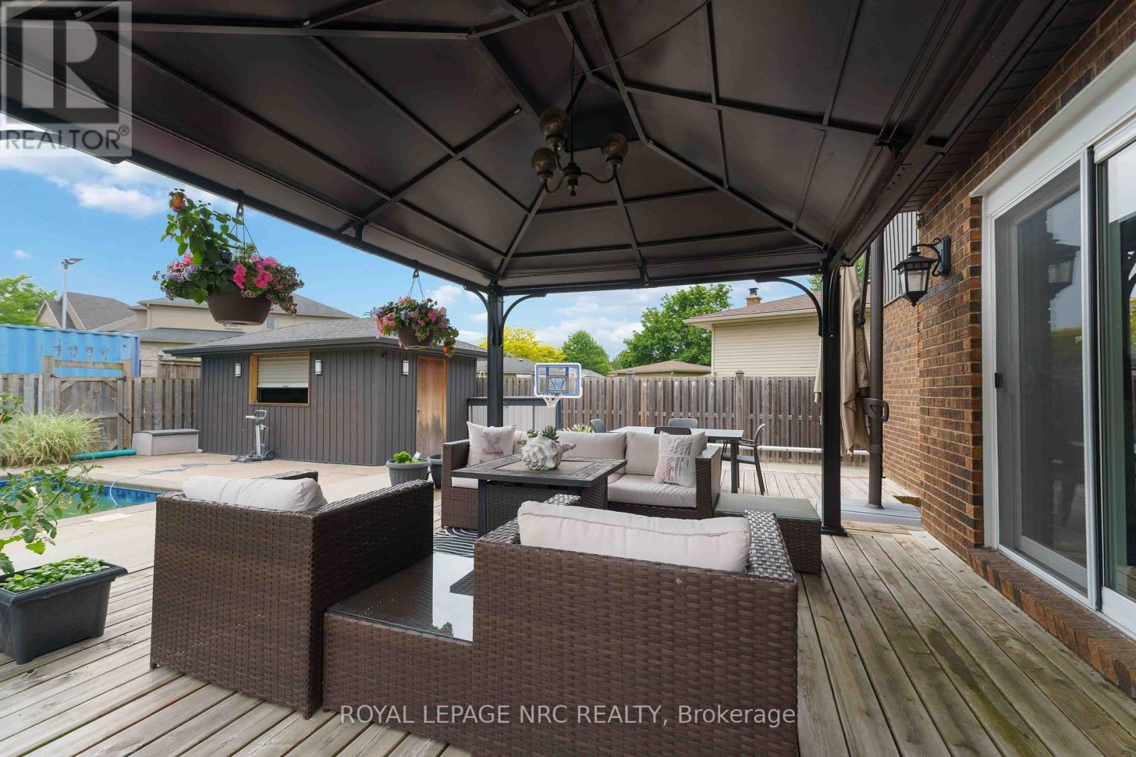 












9 WOODGARDEN COURT

,
St. Catharines (Lakeshore),




Ontario
L2M7C9

