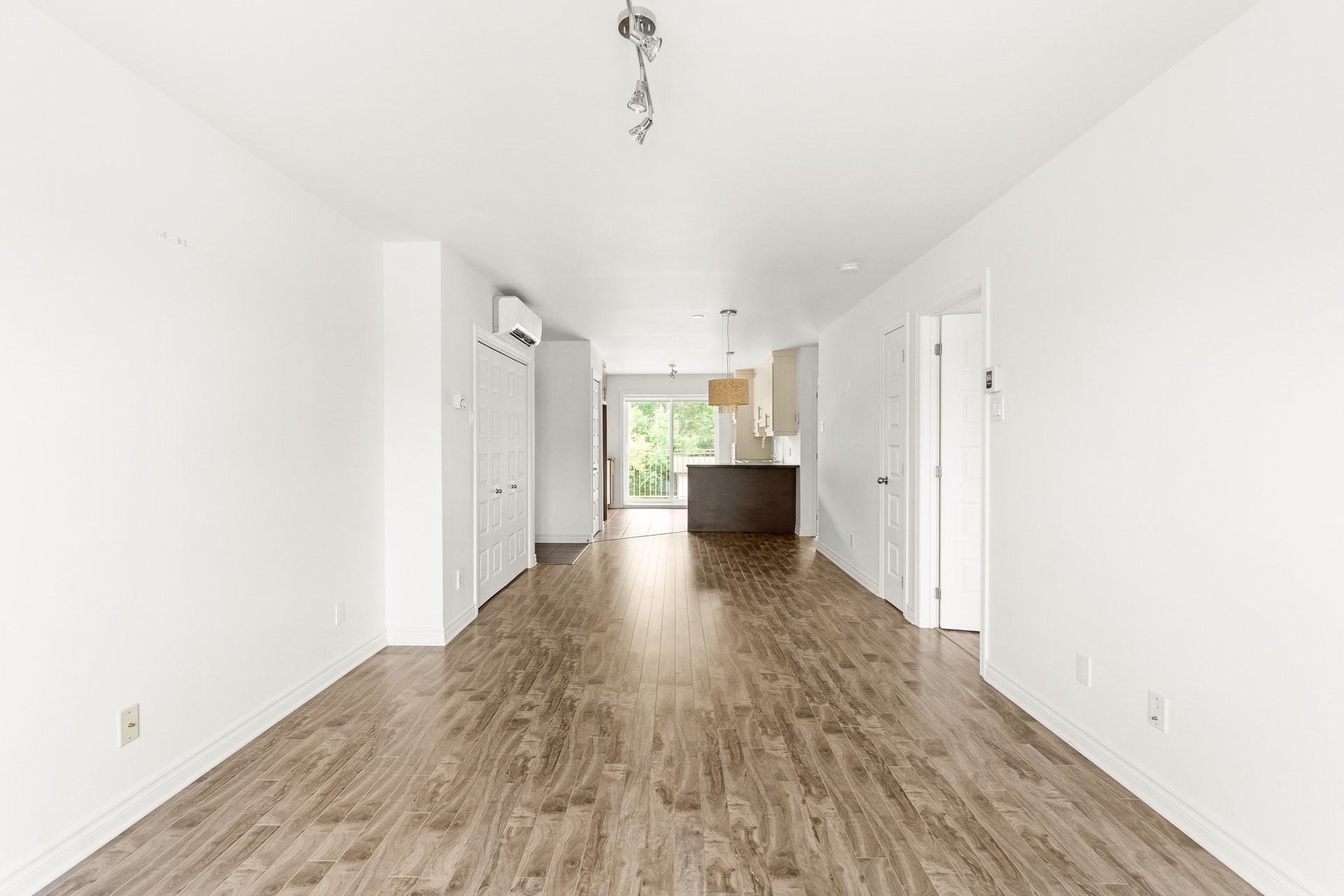 









2460


Rue de la Garonne

, 4,
Trois-Rivières,




QC
G9B0H9

