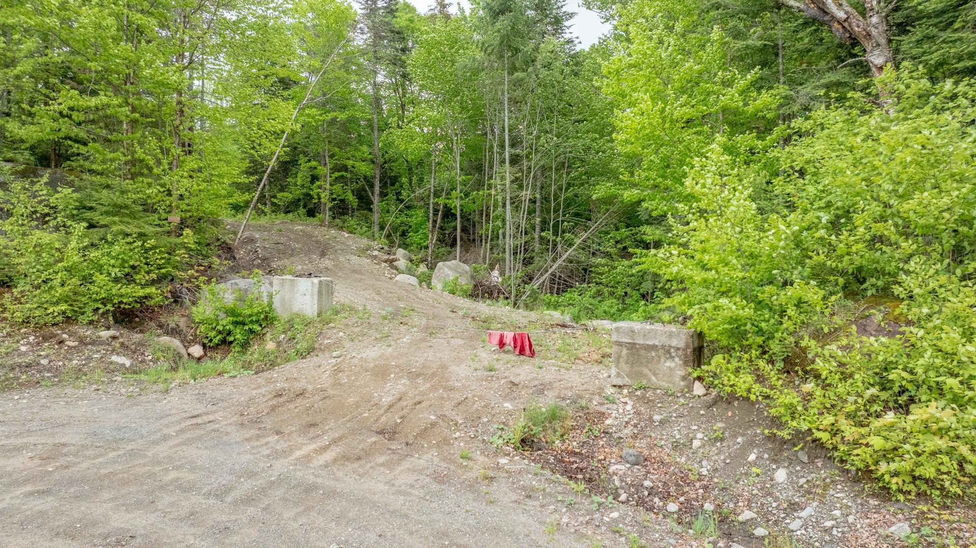 












Ch. de la Pointe

,
Lantier,







QC
J0T1V0

