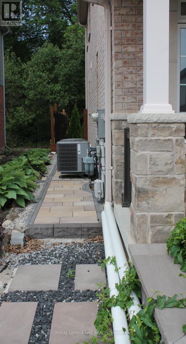 












9397 TALLGRASS AVENUE

,
Niagara Falls (Lyons Creek),




Ontario
L2G0Y2

