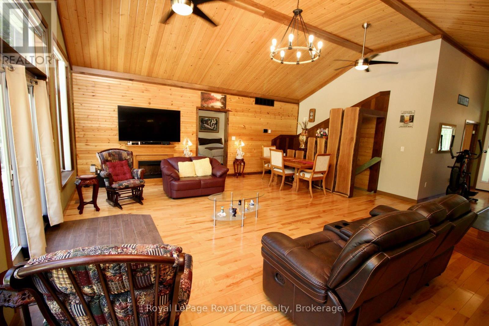 












170 CAPE HURD ROAD

,
Northern Bruce Peninsula,




Ontario
N0H2R0

