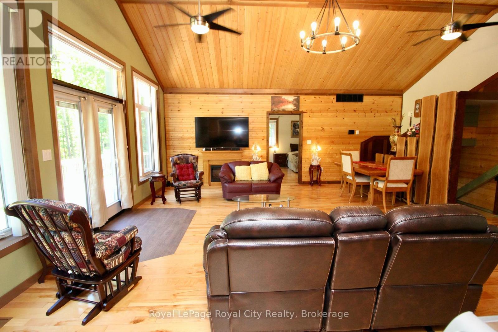 












170 CAPE HURD ROAD

,
Northern Bruce Peninsula,




Ontario
N0H2R0

