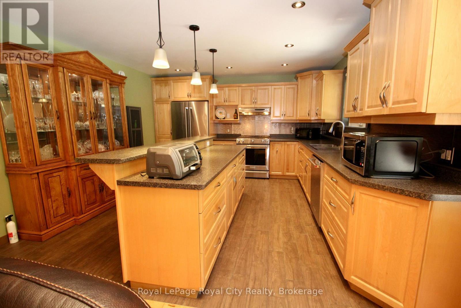 












170 CAPE HURD ROAD

,
Northern Bruce Peninsula,




Ontario
N0H2R0

