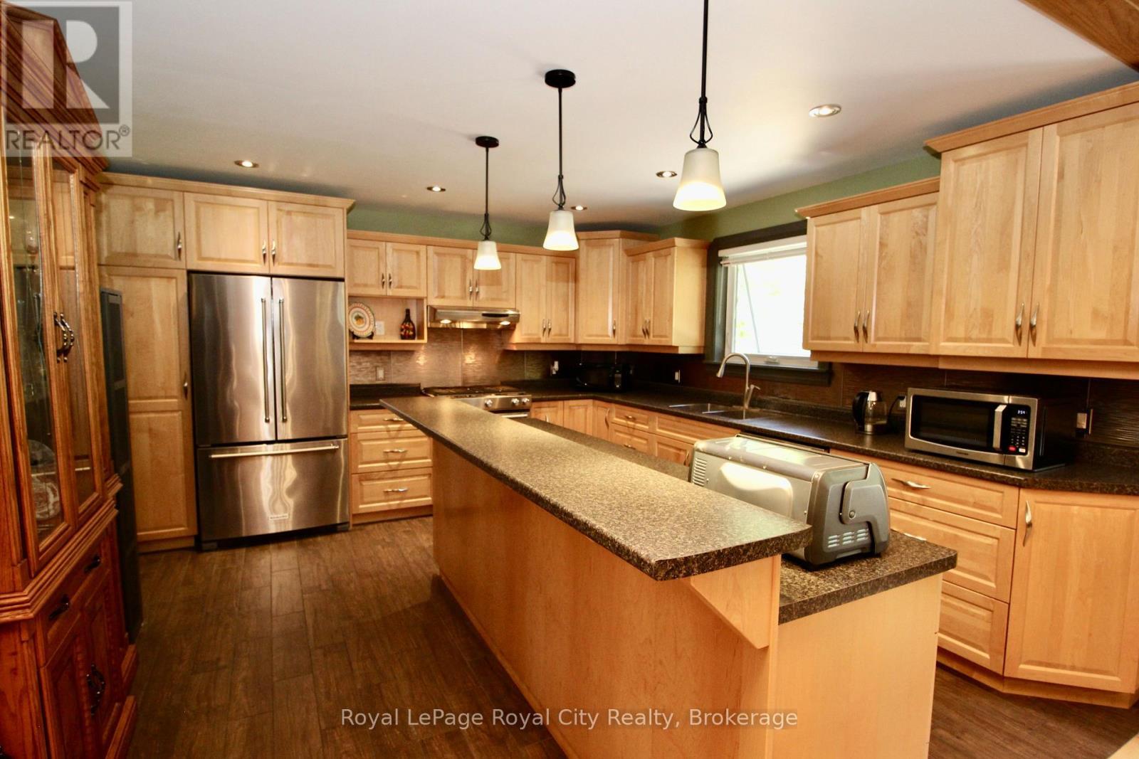 












170 CAPE HURD ROAD

,
Northern Bruce Peninsula,




Ontario
N0H2R0


