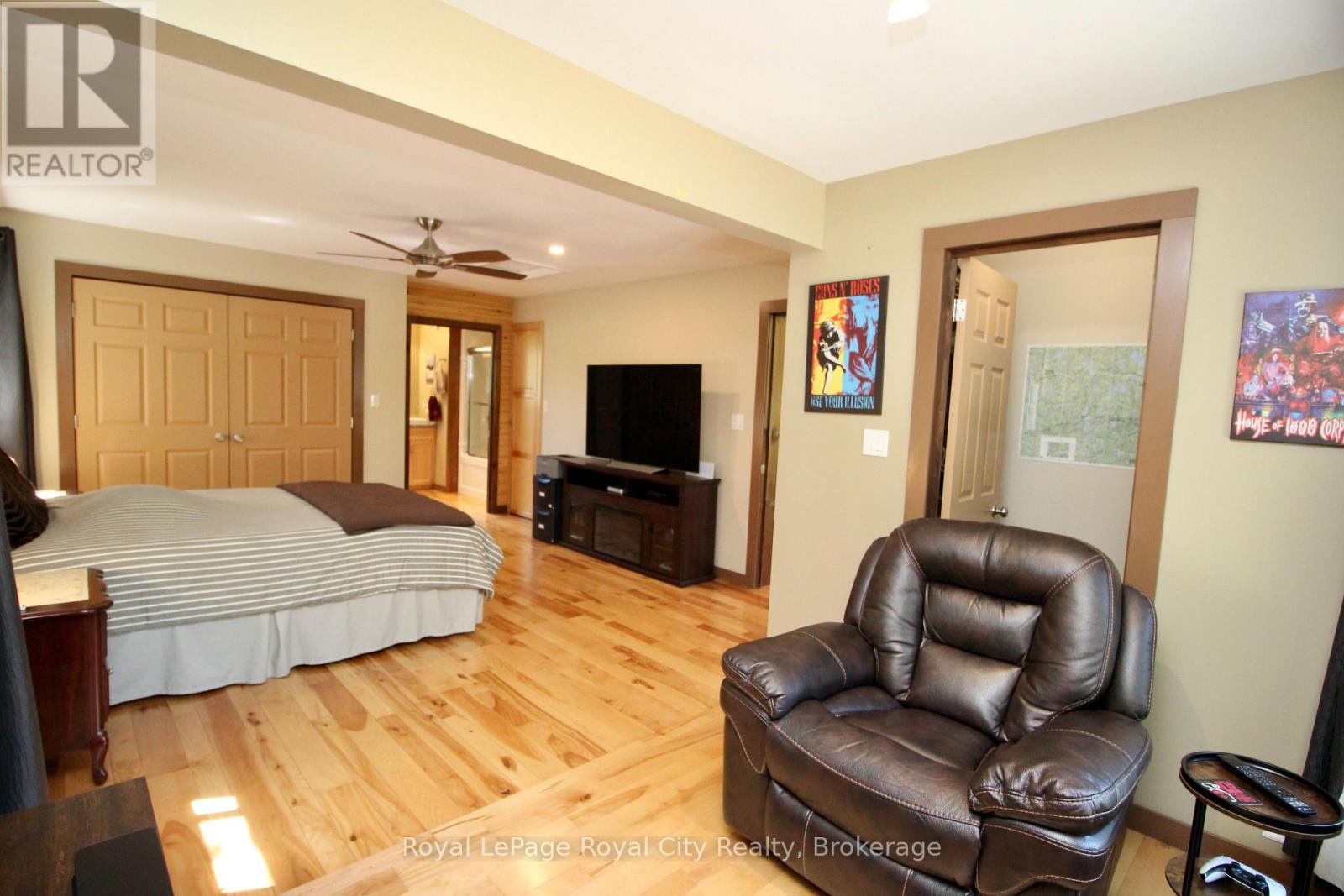 












170 CAPE HURD ROAD

,
Northern Bruce Peninsula,




Ontario
N0H2R0

