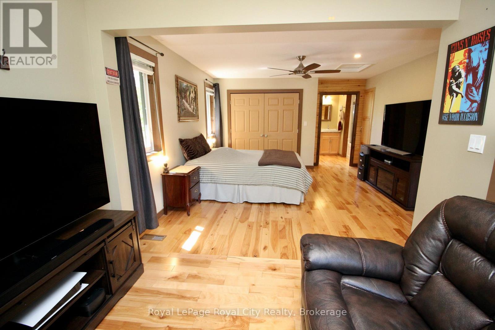 












170 CAPE HURD ROAD

,
Northern Bruce Peninsula,




Ontario
N0H2R0

