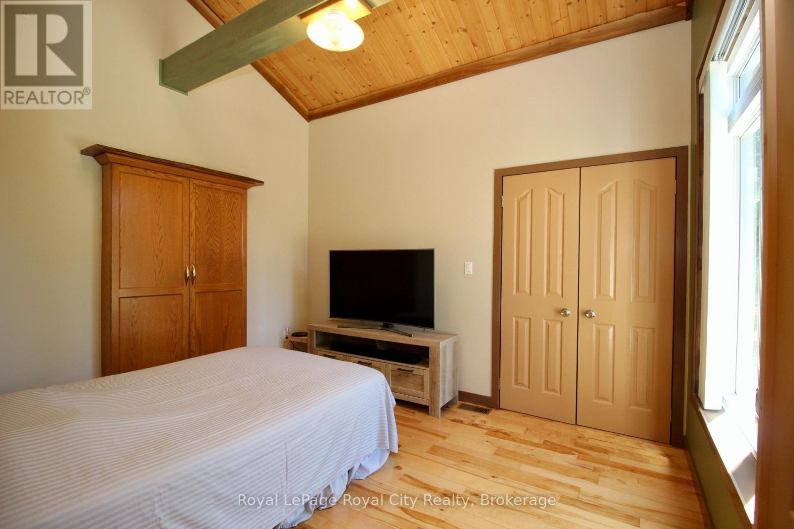 












170 CAPE HURD ROAD

,
Northern Bruce Peninsula,




Ontario
N0H2R0


