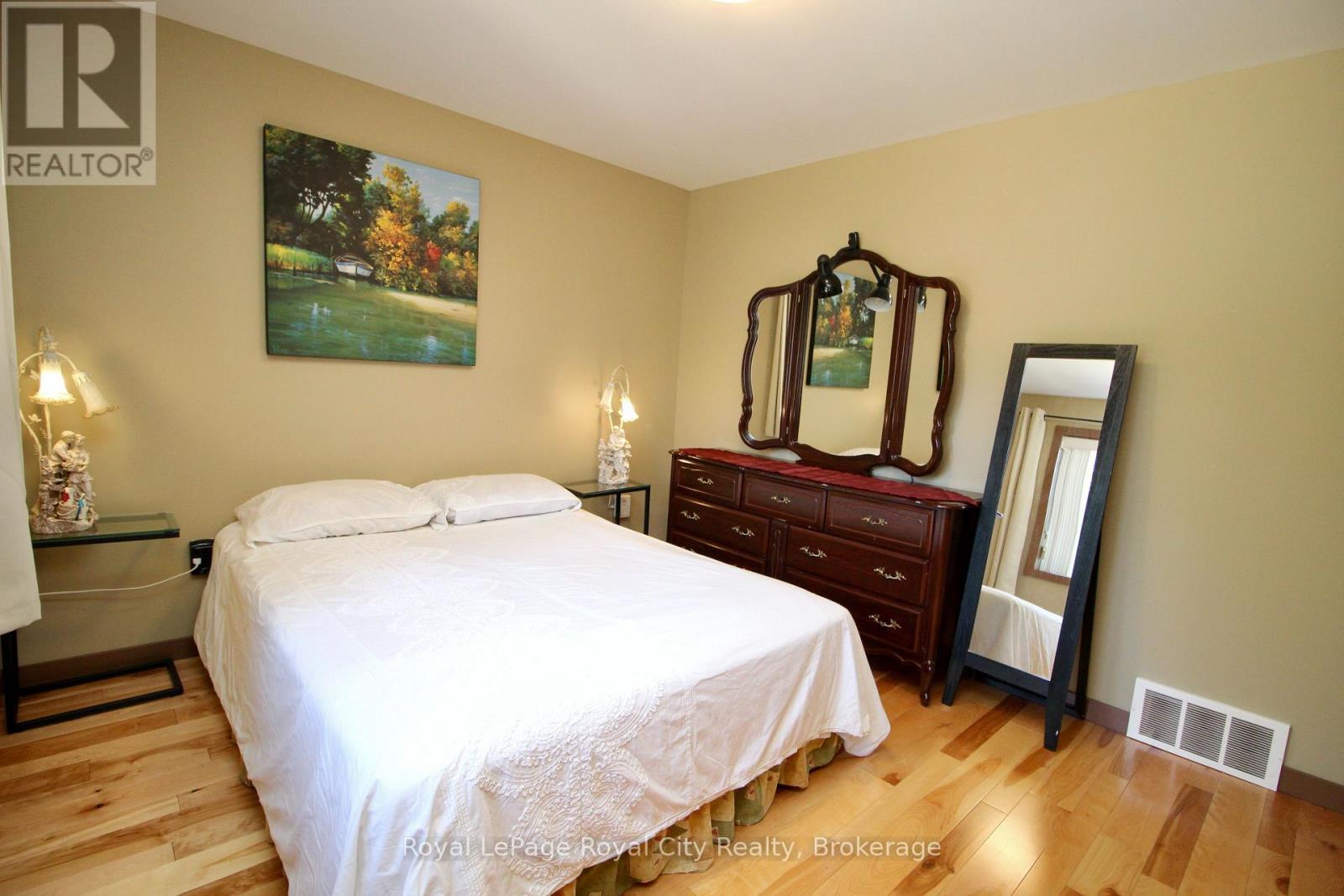 












170 CAPE HURD ROAD

,
Northern Bruce Peninsula,




Ontario
N0H2R0

