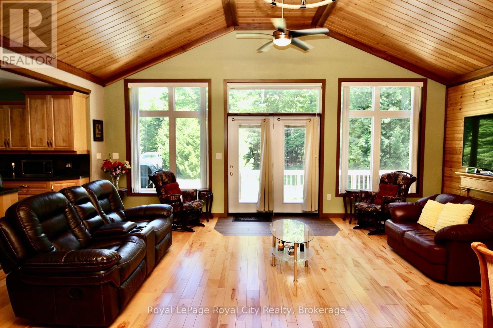 












170 CAPE HURD ROAD

,
Northern Bruce Peninsula,




Ontario
N0H2R0

