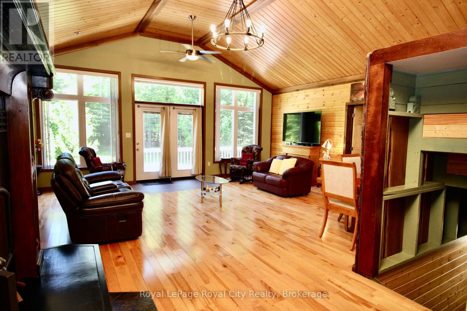 












170 CAPE HURD ROAD

,
Northern Bruce Peninsula,




Ontario
N0H2R0

