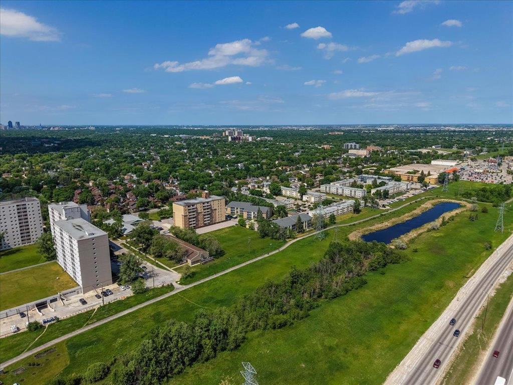 












406 180 Beliveau Road

,
Winnipeg,




Manitoba
R2M1T1


