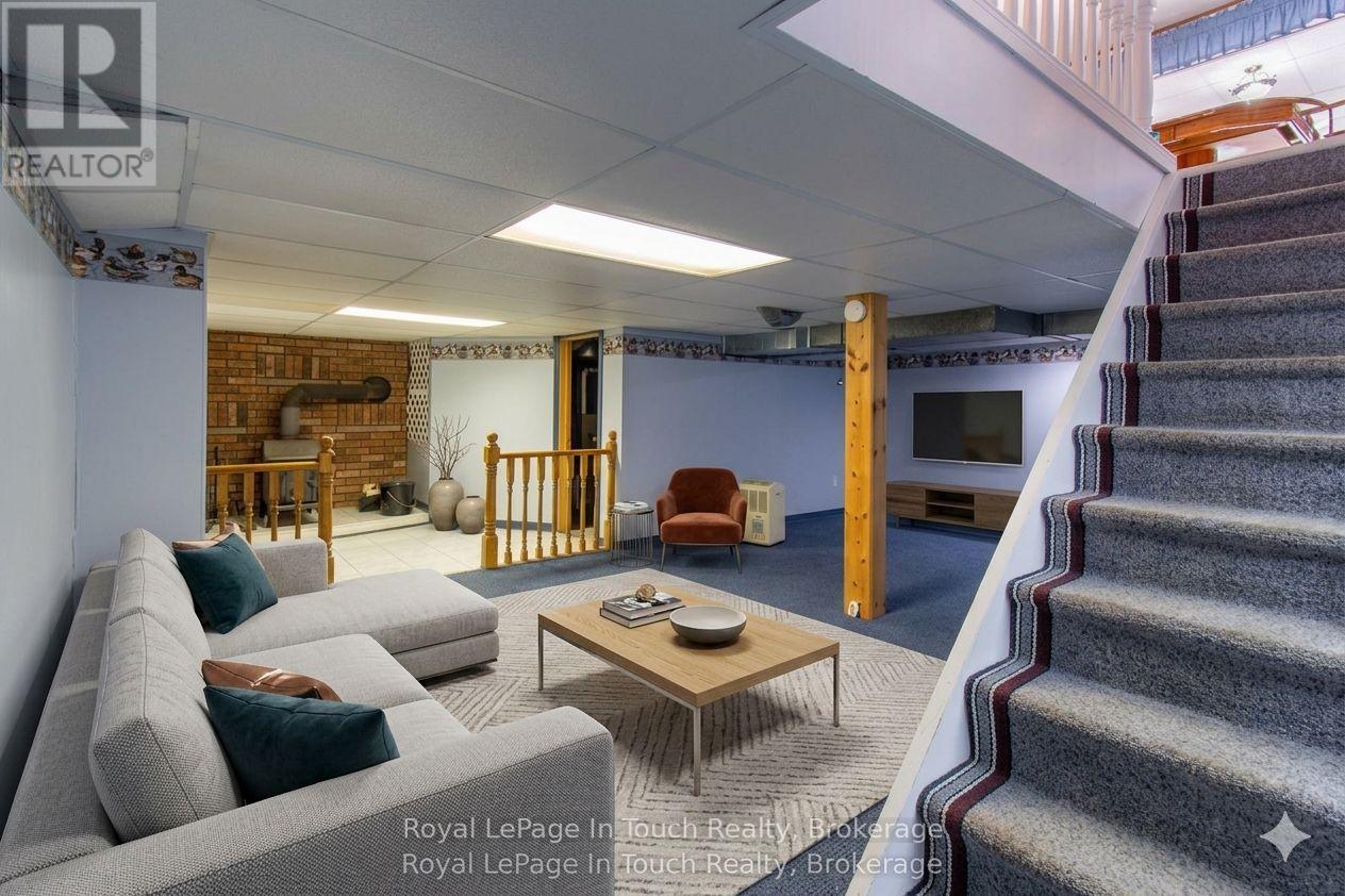 












748 OVERHEAD BRIDGE ROAD

,
Penetanguishene,




Ontario
L9M0V6

