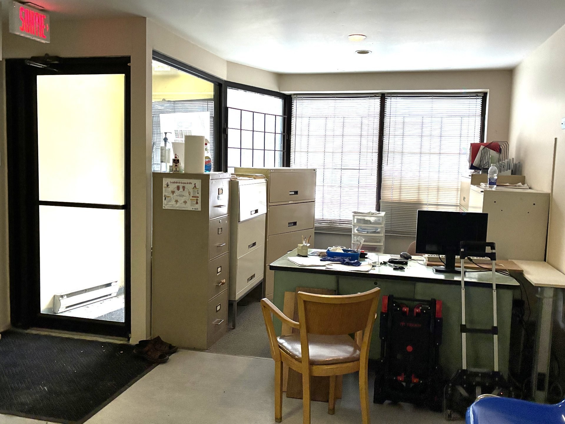 









2098

 - 2100


Rue Frontenac

,
Montréal (Ville-Marie),




QC
H2K2Z3

