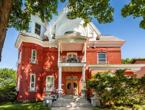 Featured Listing Photo 
