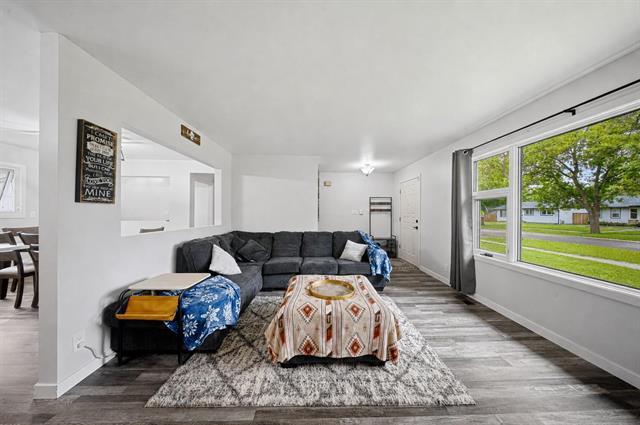 









5


Regina

PL,
Winnipeg,




MB
R2C 0S5

