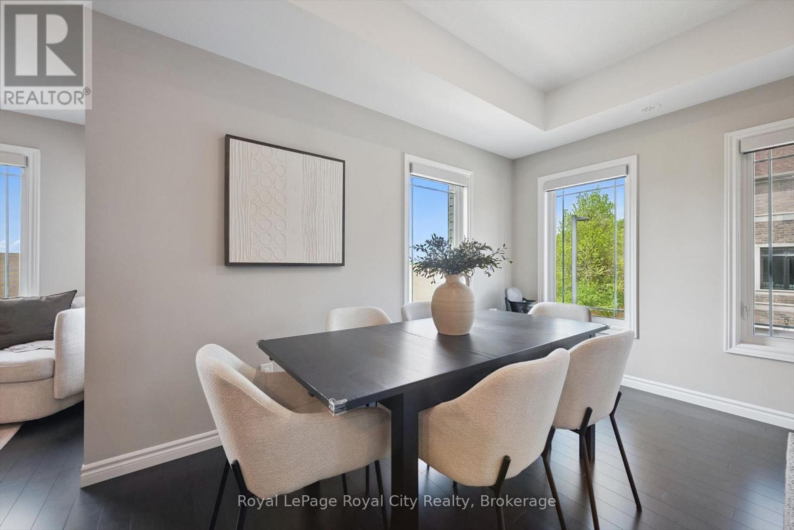 












58 - 107 WESTRA DRIVE

,
Guelph (Willow West/Sugarbush/West Acres),




Ontario
N1K0A5

