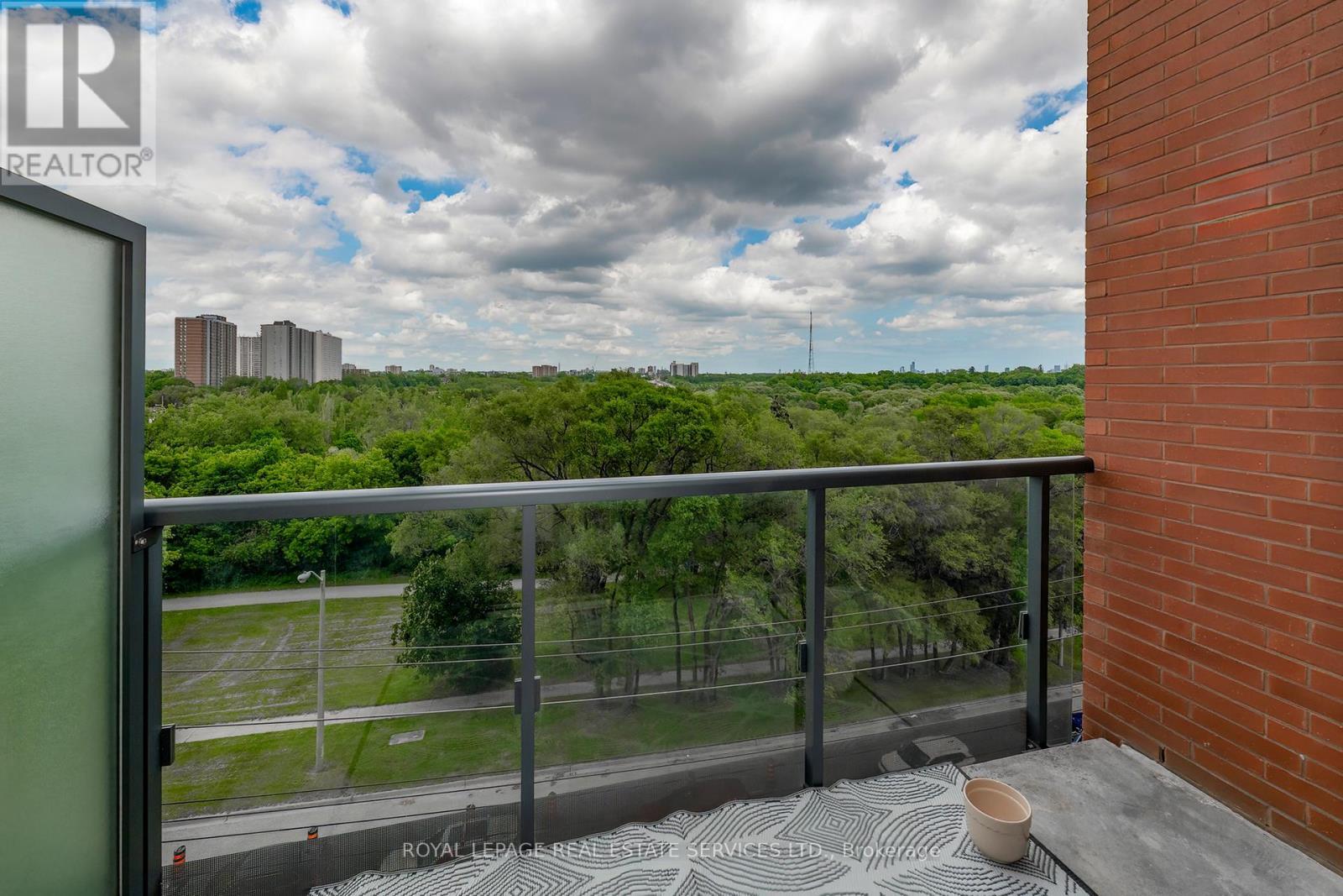 












505 - 35 FONTENAY COURT

,
Toronto,




Ontario
M9A0E2


