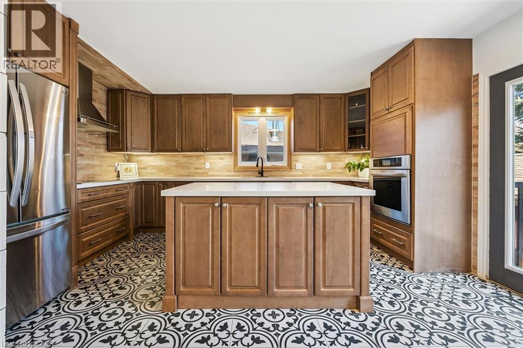 












20 DARBY Road

,
Guelph,




Ontario
N1K1R4

