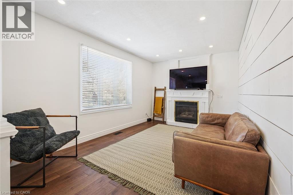 












20 DARBY Road

,
Guelph,




Ontario
N1K1R4

