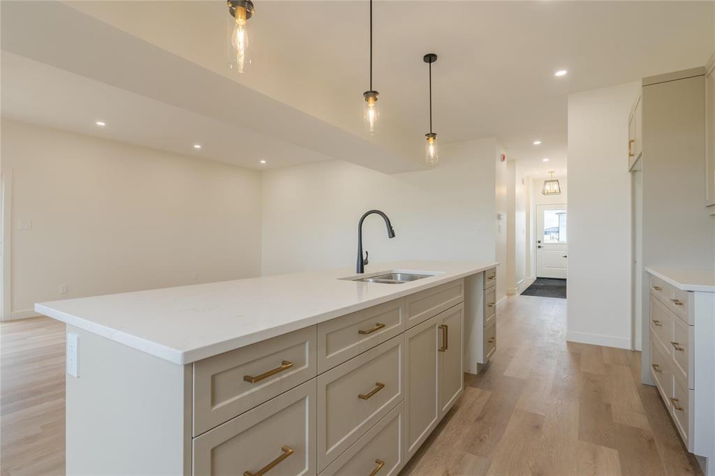 












73 Wild Plum Lane

,
Steinbach,




Manitoba
R5G1M5

