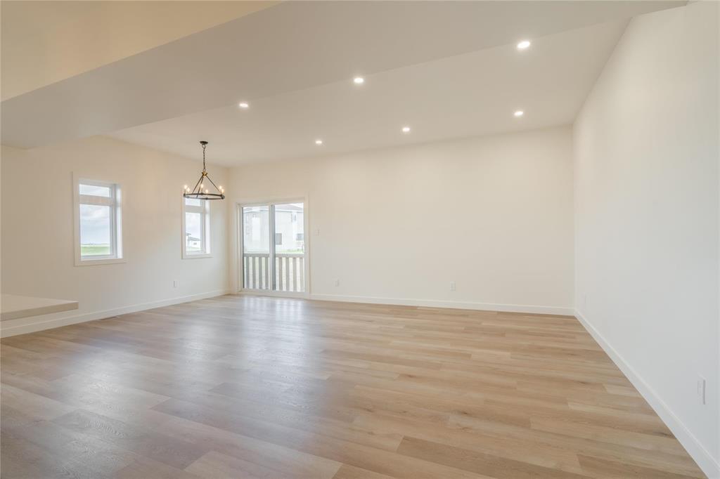 












73 Wild Plum Lane

,
Steinbach,




Manitoba
R5G1M5

