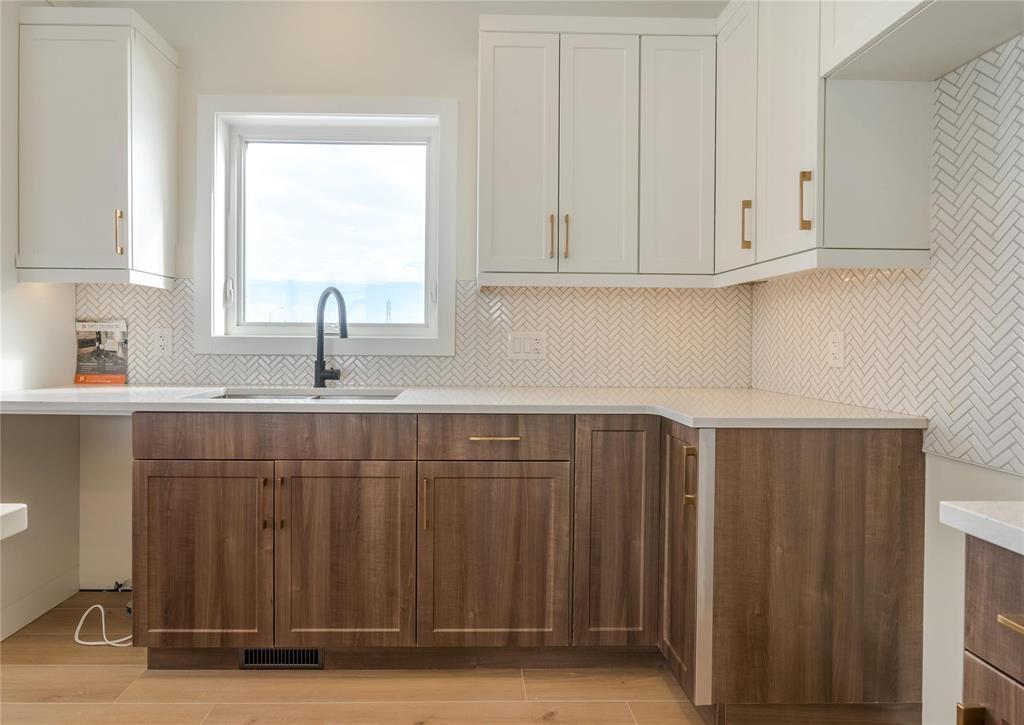 












108 Fuller Road

,
East Selkirk,




Manitoba
R0E0M0

