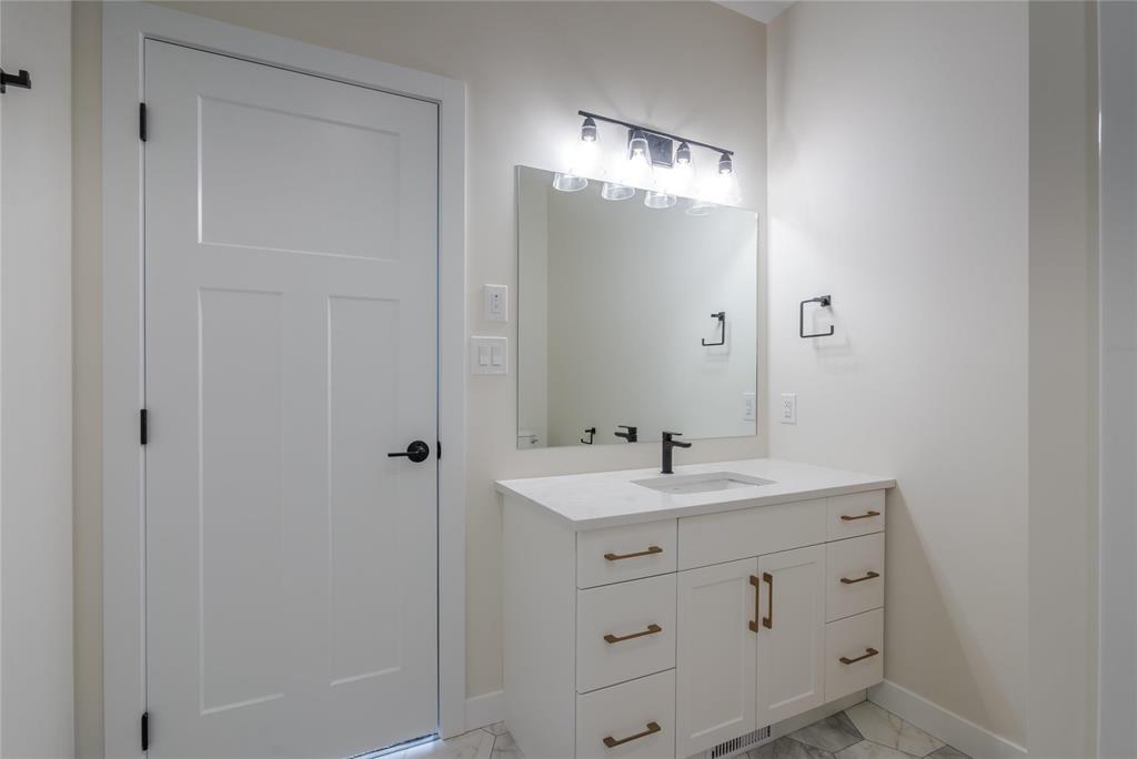 












108 Fuller Road

,
East Selkirk,




Manitoba
R0E0M0

