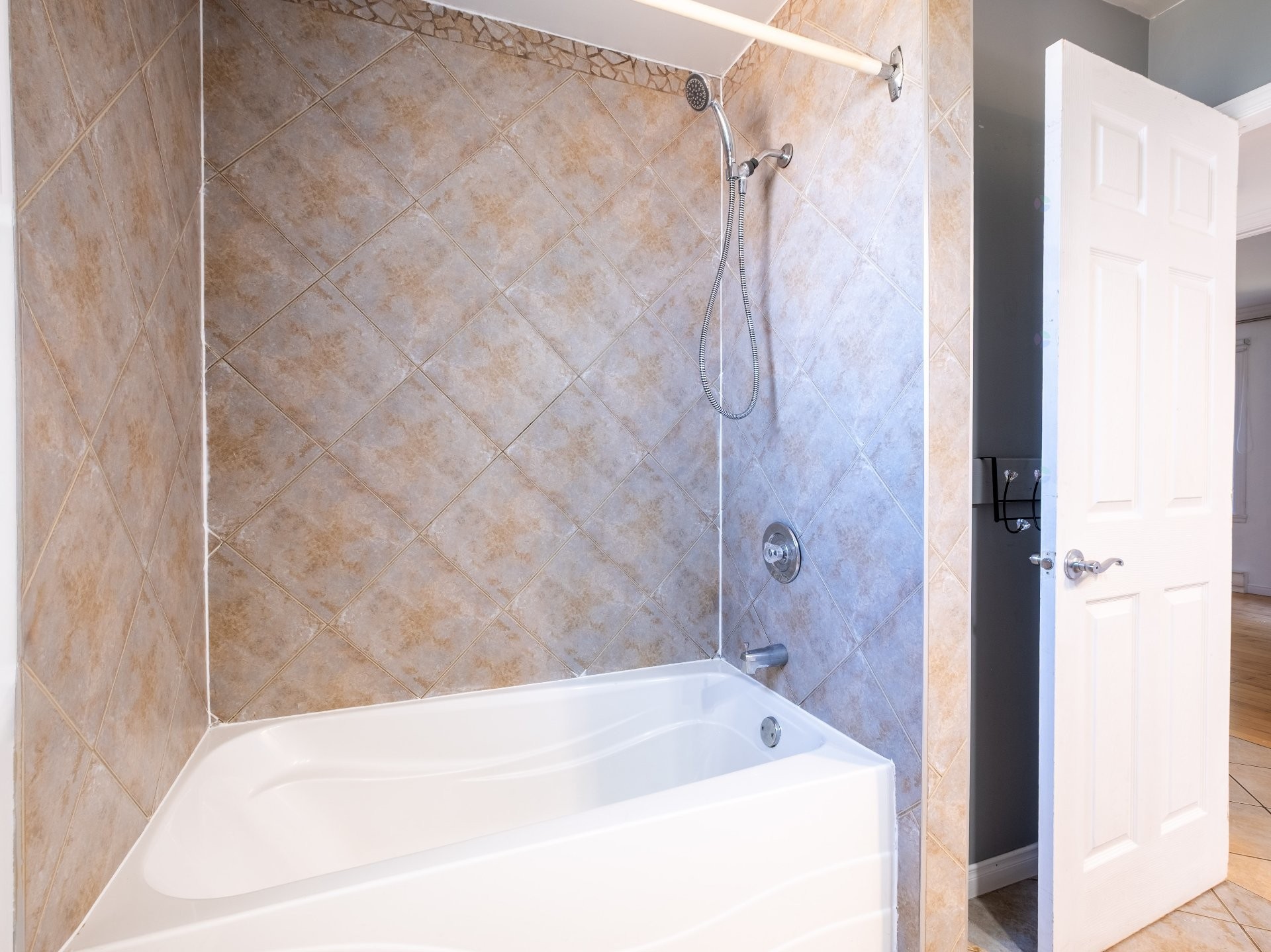 









28


Rue Deblois

,
Drummondville,




QC
J2A2M6

