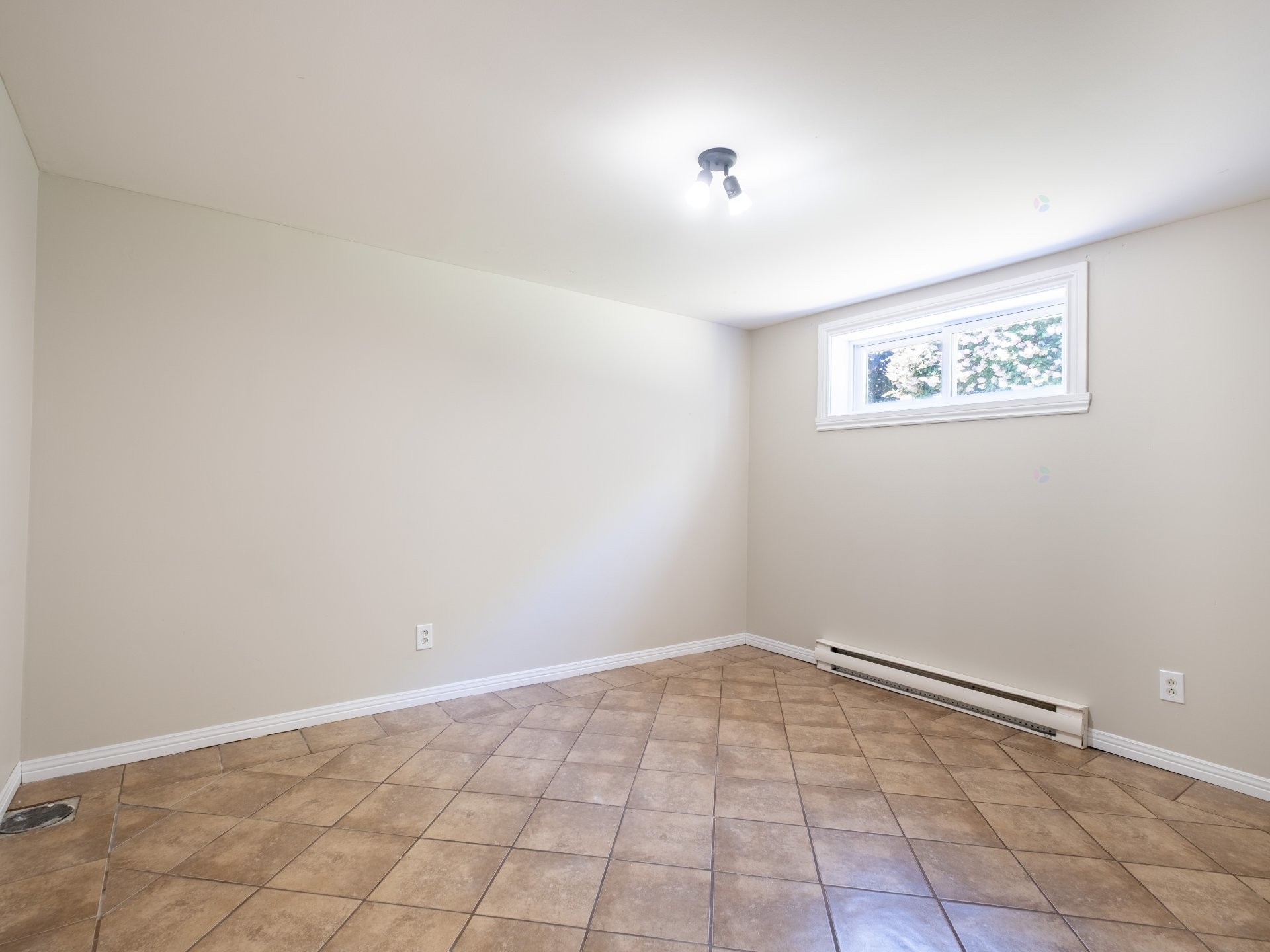 









28


Rue Deblois

,
Drummondville,




QC
J2A2M6

