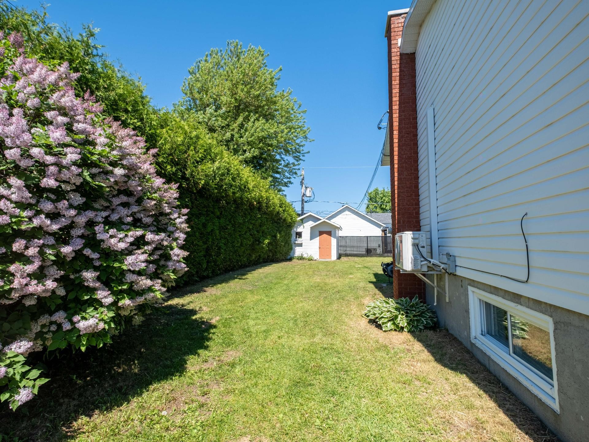 









28


Rue Deblois

,
Drummondville,




QC
J2A2M6

