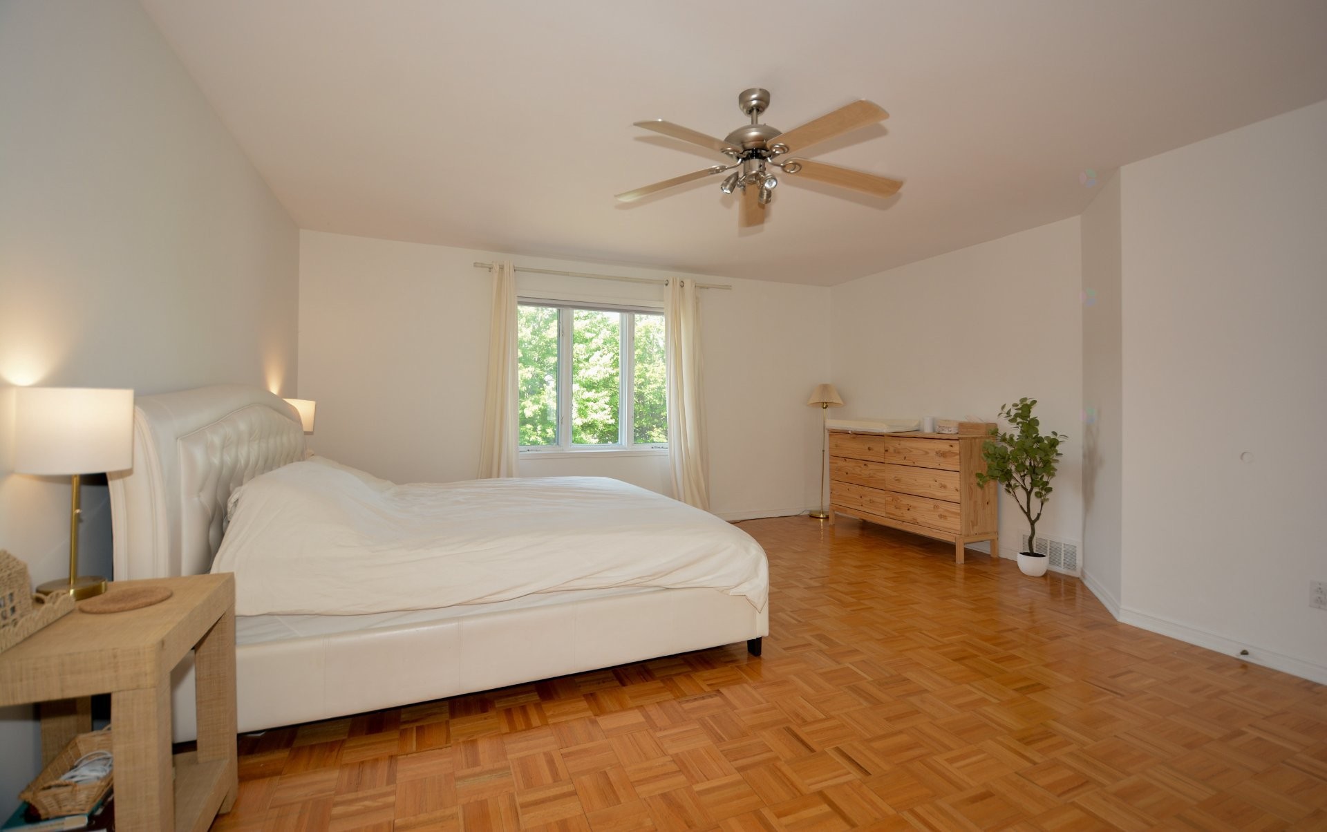 









8800


Crois. Rouyn

,
Brossard,




QC
J4X2T9

