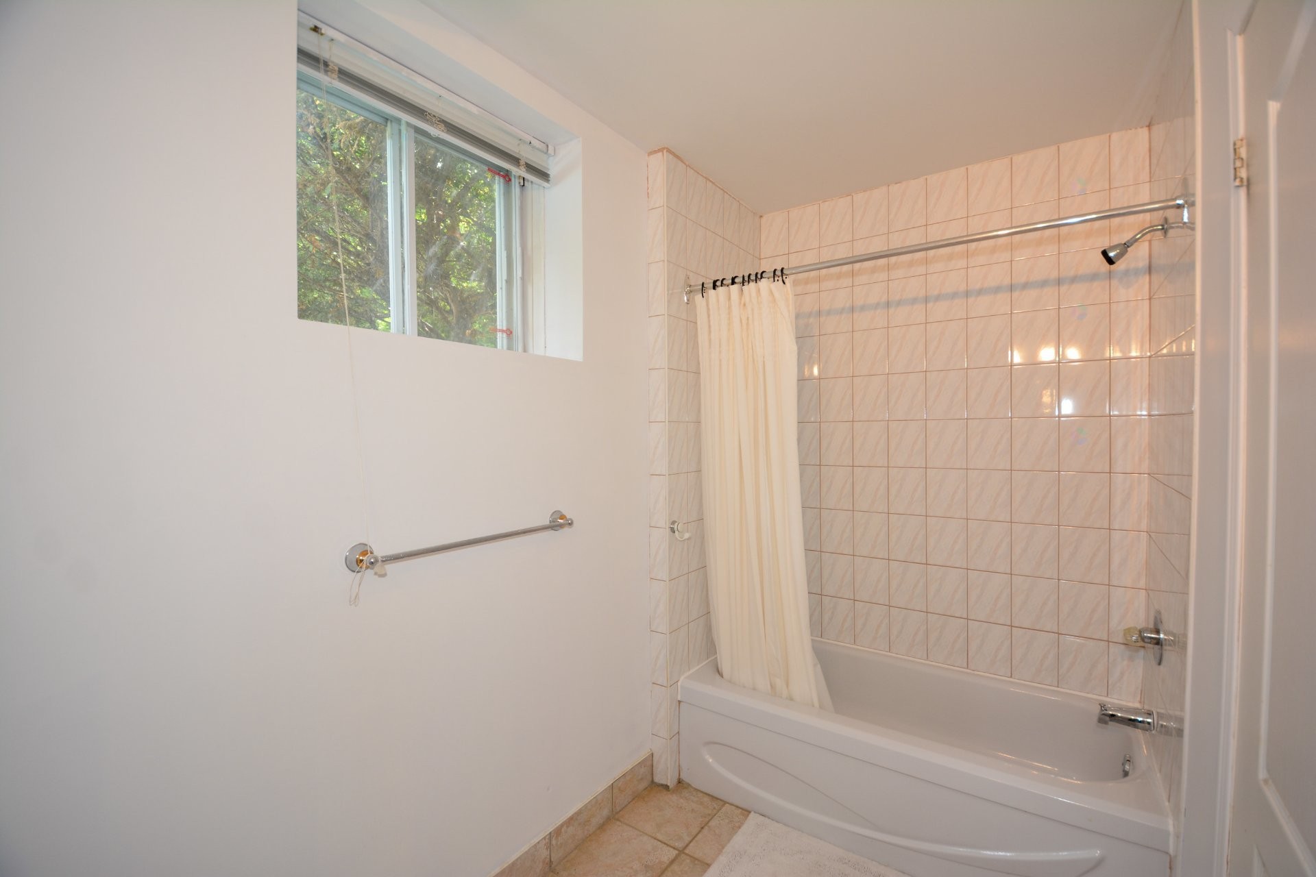 









8800


Crois. Rouyn

,
Brossard,




QC
J4X2T9

