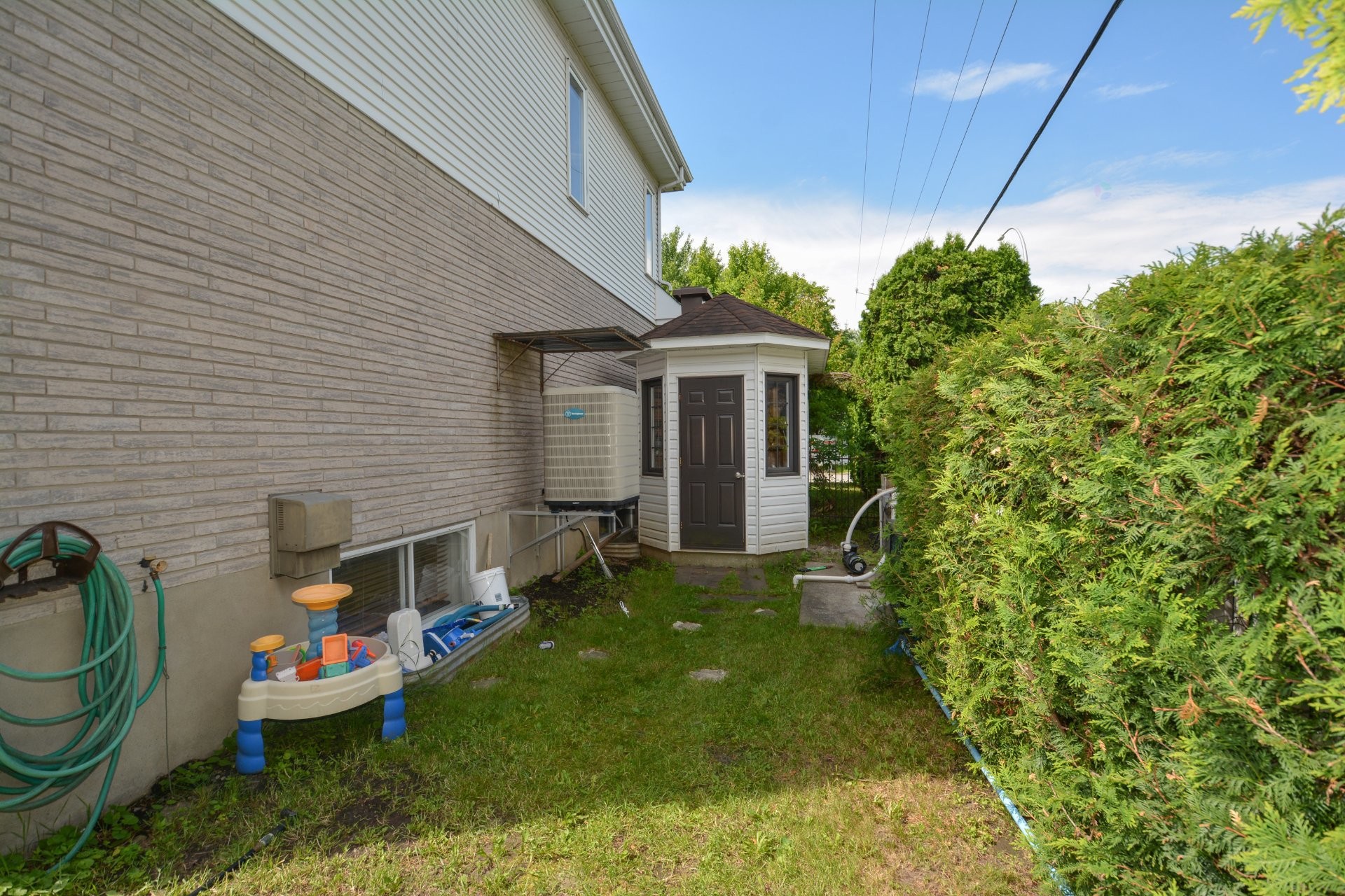 









8800


Crois. Rouyn

,
Brossard,




QC
J4X2T9

