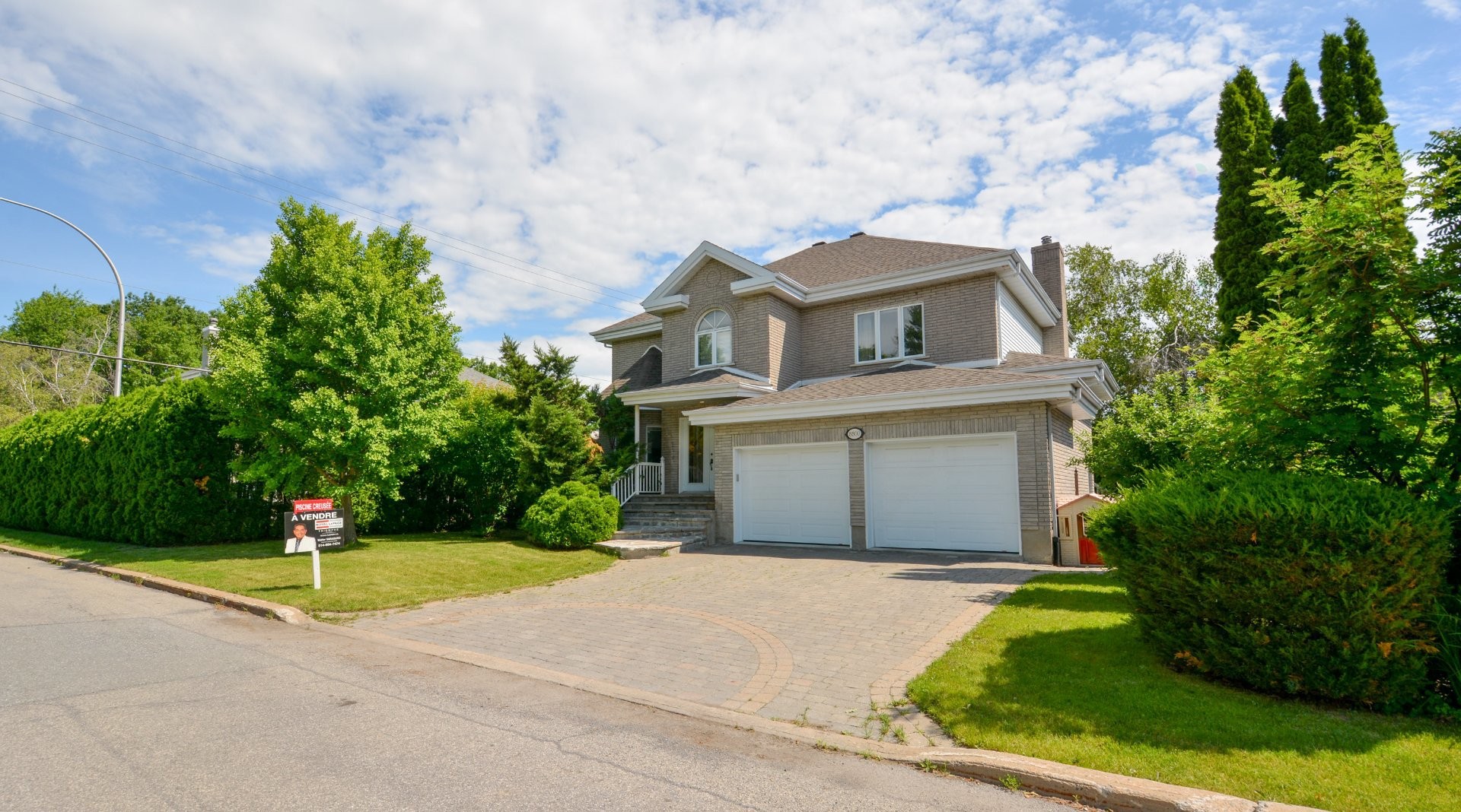 









8800


Crois. Rouyn

,
Brossard,




QC
J4X2T9

