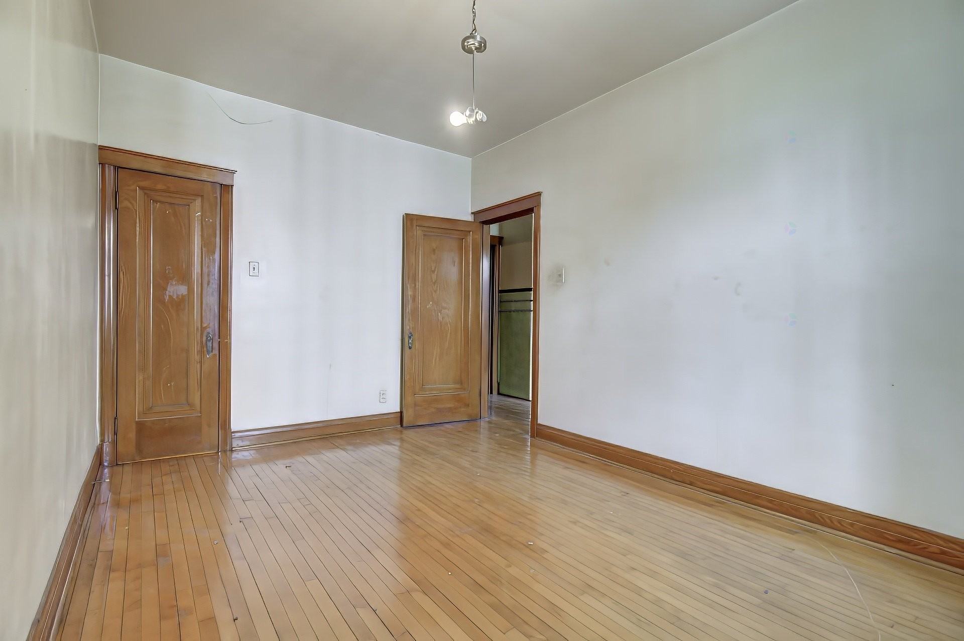 









6665

 - 6669


Av. des Érables

,
Montréal (Rosemont/La Petite-Patrie),




QC
H2G2M9

