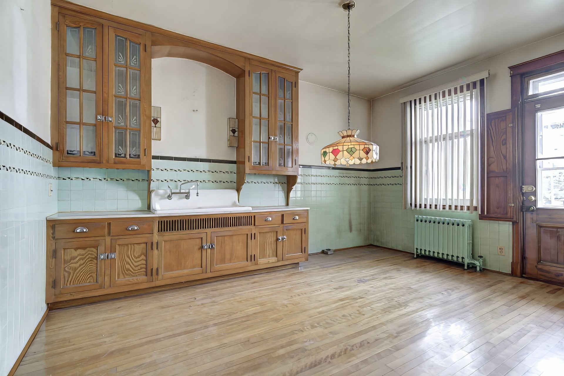 









6665

 - 6669


Av. des Érables

,
Montréal (Rosemont/La Petite-Patrie),




QC
H2G2M9

