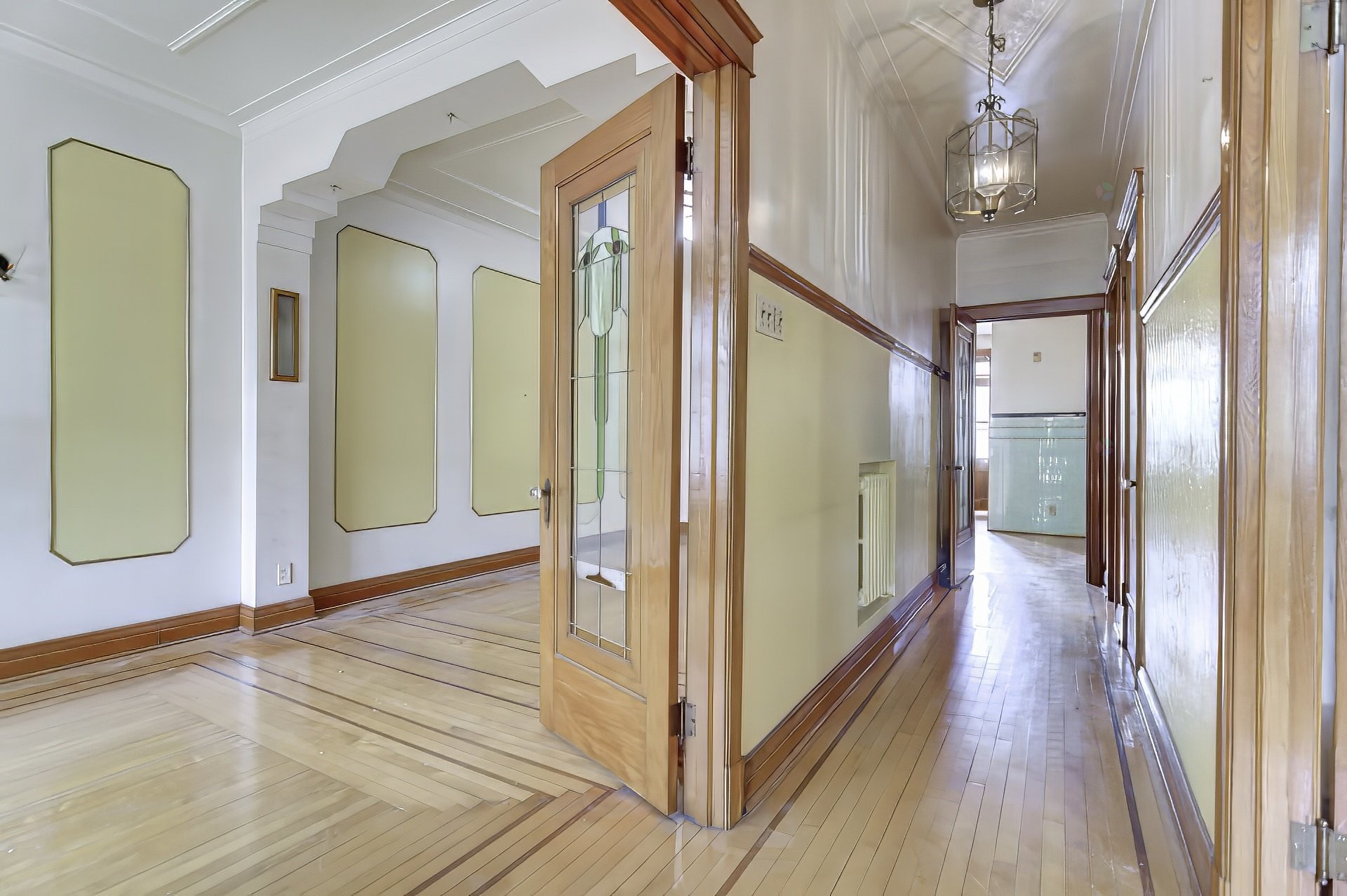 









6665

 - 6669


Av. des Érables

,
Montréal (Rosemont/La Petite-Patrie),




QC
H2G2M9

