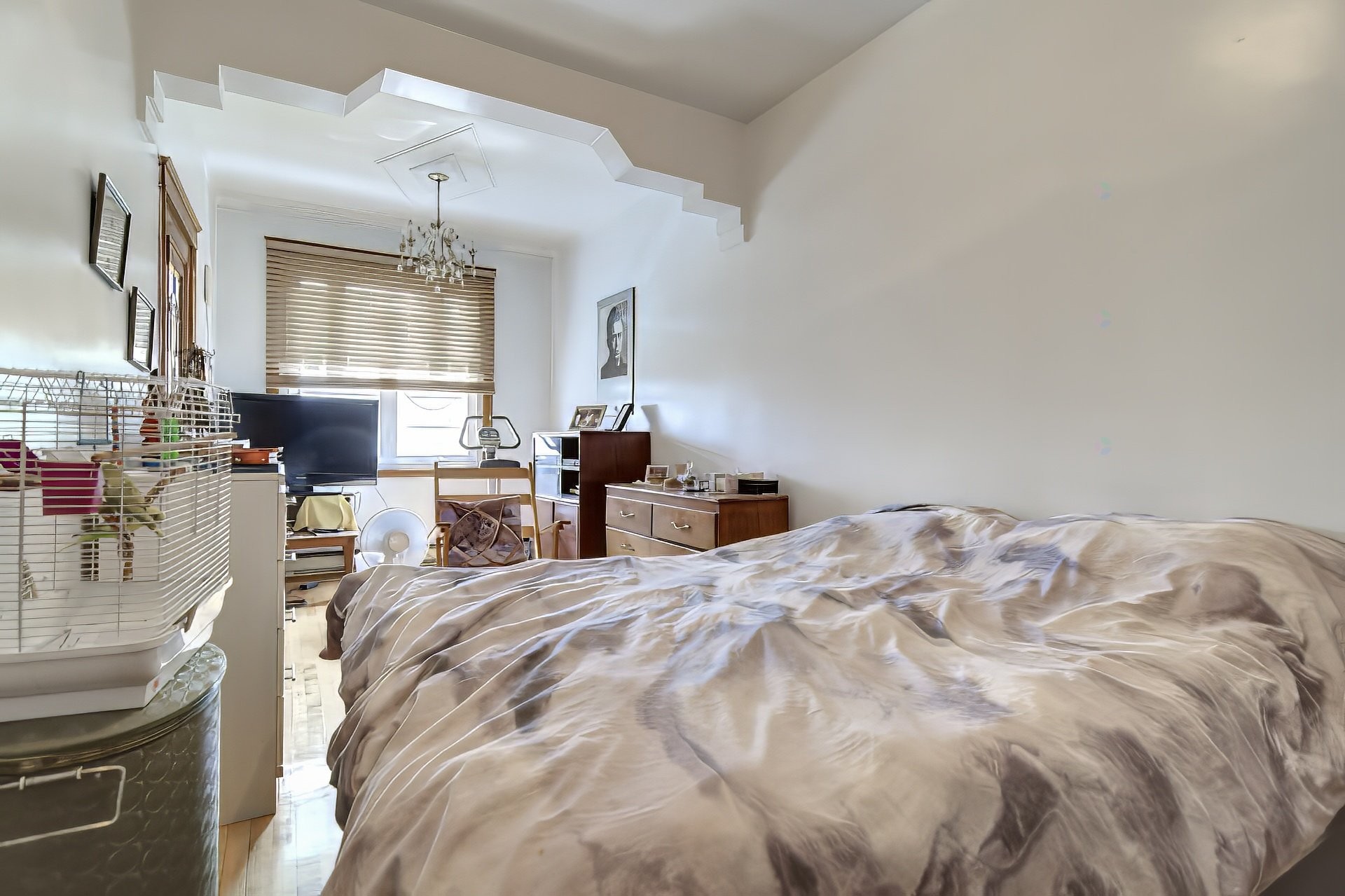 









6665

 - 6669


Av. des Érables

,
Montréal (Rosemont/La Petite-Patrie),




QC
H2G2M9

