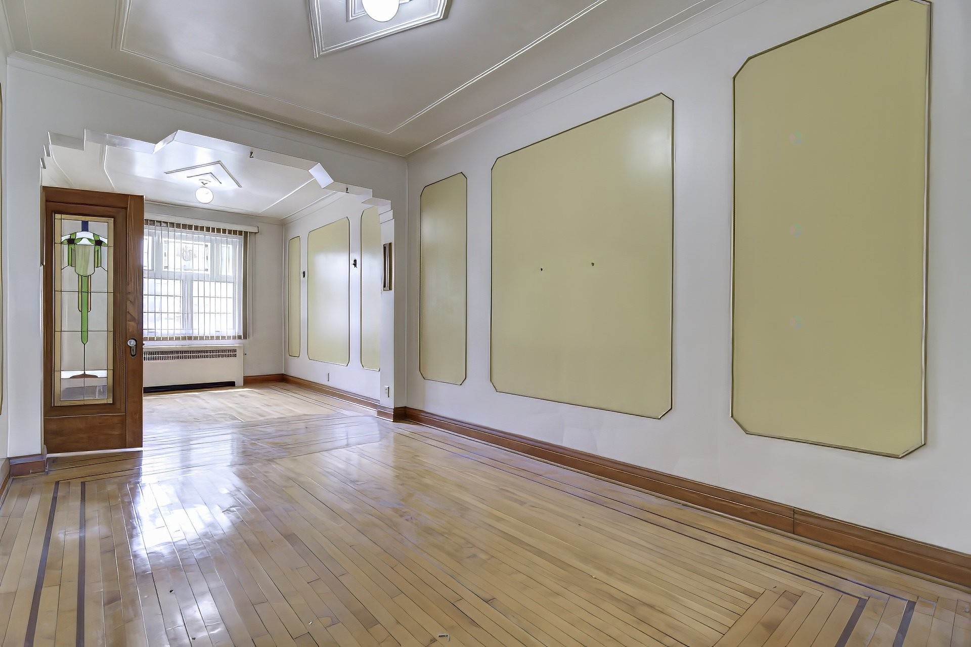 









6665

 - 6669


Av. des Érables

,
Montréal (Rosemont/La Petite-Patrie),




QC
H2G2M9

