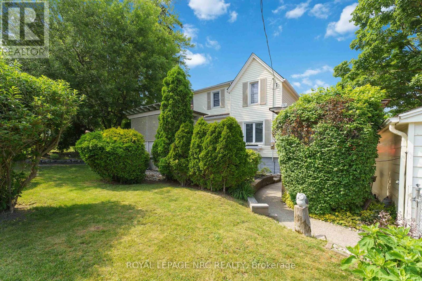 












1359 PELHAM STREET S

,
Pelham (Fonthill),




Ontario
L0S1E0

