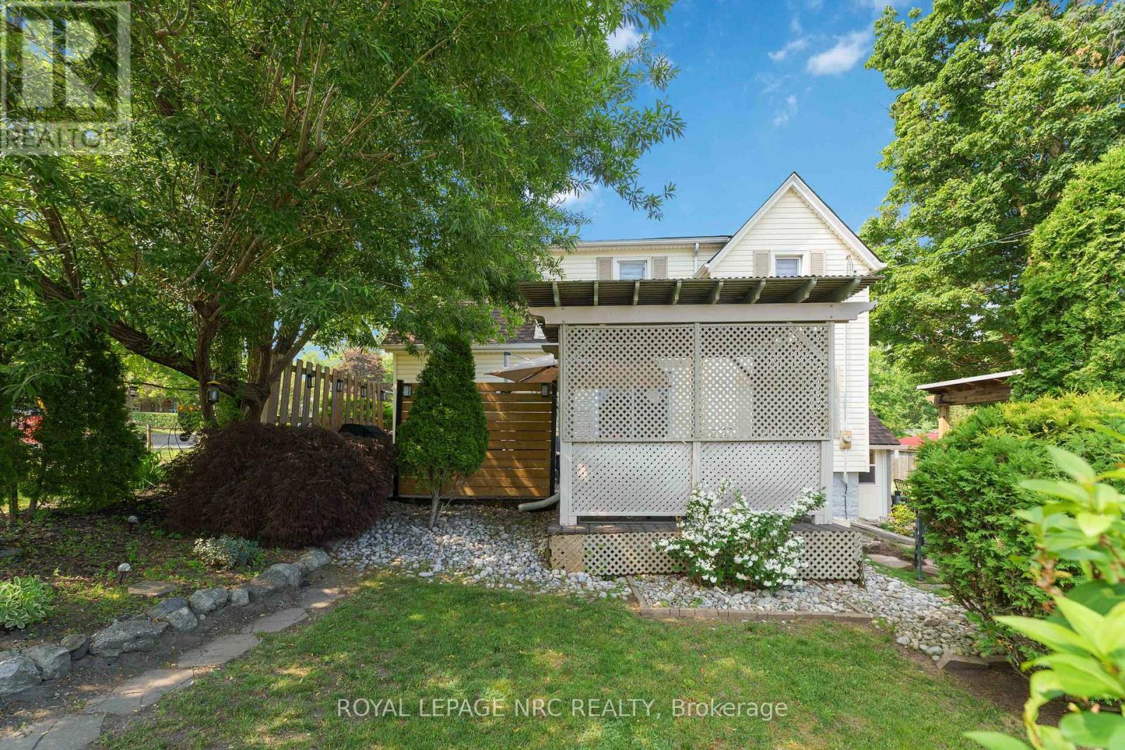 












1359 PELHAM STREET S

,
Pelham (Fonthill),




Ontario
L0S1E0

