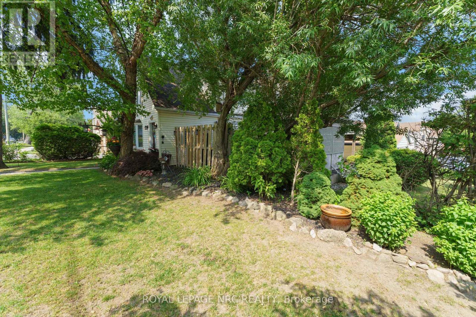 












1359 PELHAM STREET S

,
Pelham (Fonthill),




Ontario
L0S1E0

