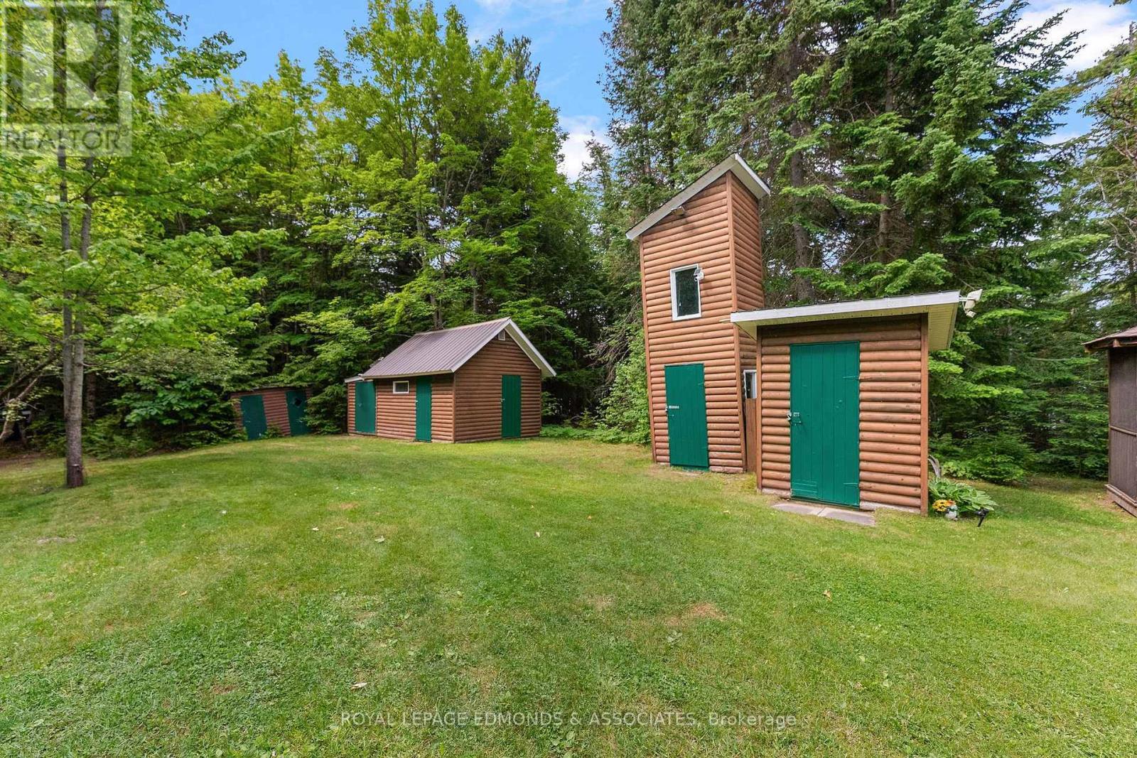 












1384A CENTENNIAL LAKE ROAD

,
Greater Madawaska,




Ontario
K0J1H0


