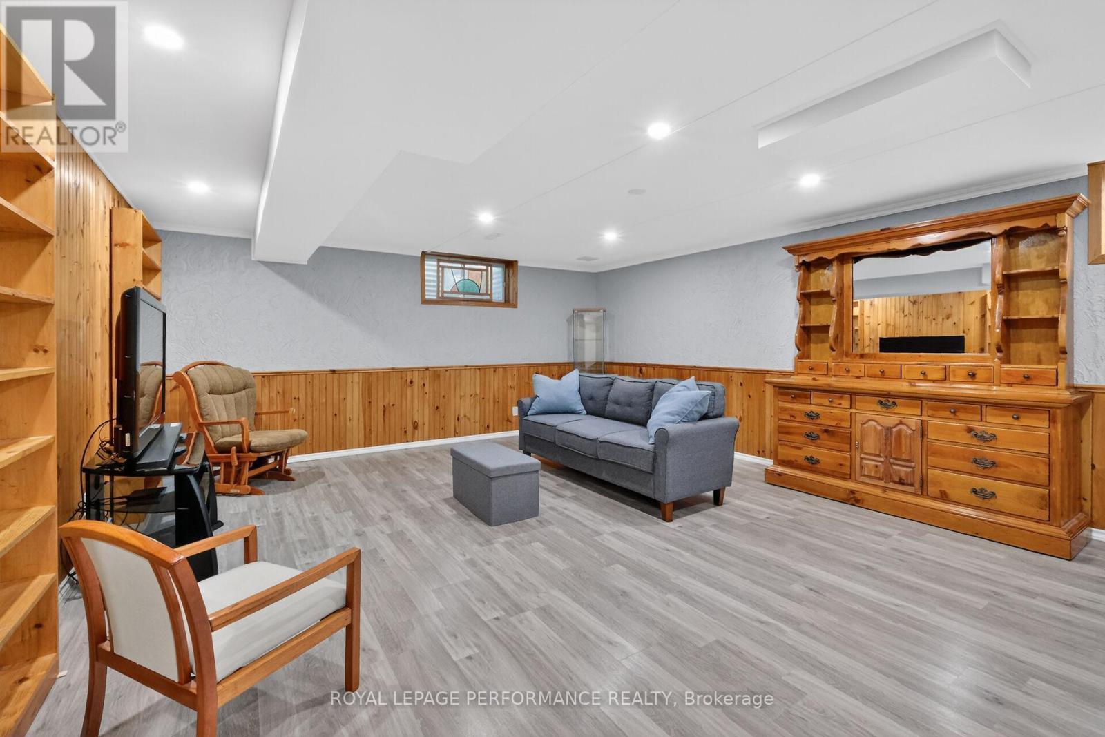 












569 PRINCESS LOUISE DRIVE

,
Ottawa,




Ontario
K4A1Z1

